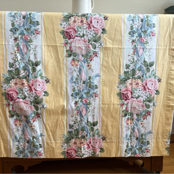 CROSCILL Vintage Floral Curtain Panels (2) - Cottagecore Bedroom Decor - Picture 2 of 9